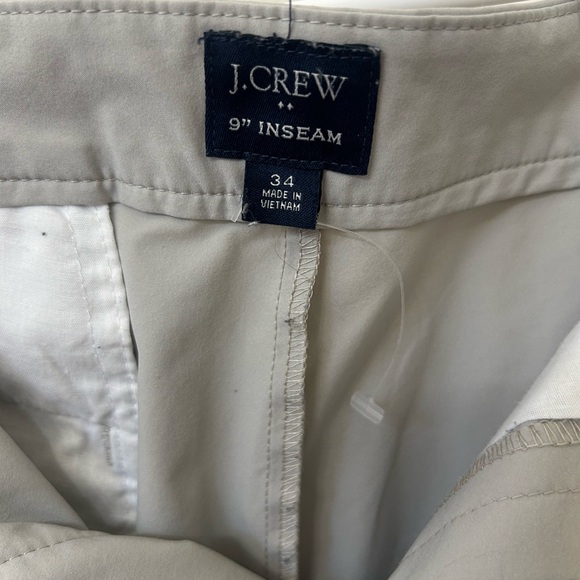 Men's JCrew 9" seam light gray shorts NWOT - Picture 2 of 3